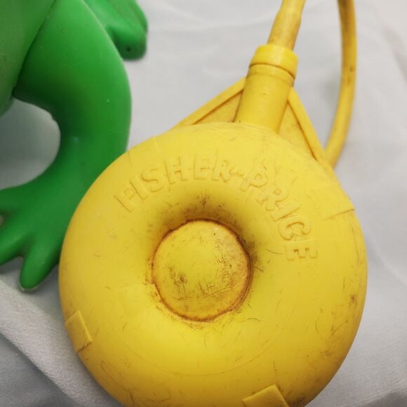 Fisher Price Vintage Jumping Frisky Frog 1971 No Box Original Pump Cracked Retro - Picture 4 of 10